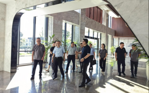 攜手共進(jìn)，智造未來(lái)——金華職業(yè)技術(shù)大學(xué)校長(zhǎng)梁克東一行到訪杭機(jī)股份